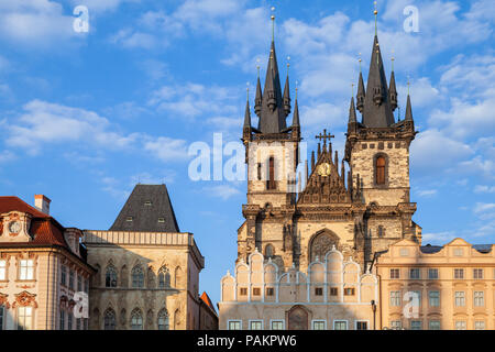 Die Kirche der Mutter Gottes vor Tyn, oft als Kirche der Muttergottes vor dem Tyn übersetzt, ist eine gotische Kirche und eine Dominante der Altstadt o Stockfoto