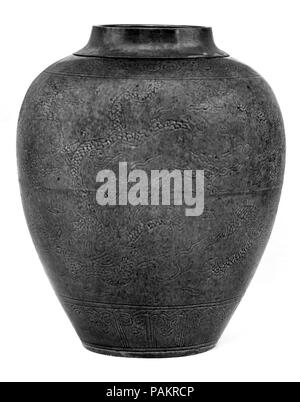 Jar. Kultur: China. Abmessungen: H.10 cm. (27,3 cm). Museum: Metropolitan Museum of Art, New York, USA. Stockfoto