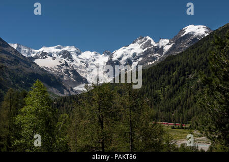 Der Morteratschgletscher ist ein Alpen - Gletscher in der Berninagruppe im Kanton Graubünden in der Schweiz in der Nähe von der Diavolezza ski Route. Piz Zupo top Stockfoto