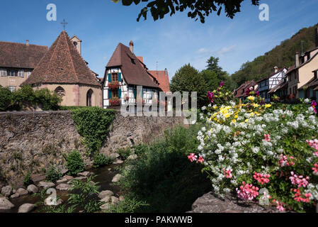 Das malerische Dorf Kaysersberg im Elsass, Frankreich Stockfoto