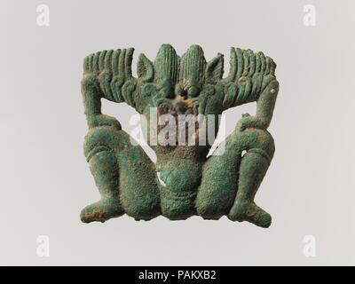 Plakette in Form eines Dämons. Kultur: China. Abmessungen: H.3 11/16 in. (9,4 cm); W. 4 1/16-in. (10,3 cm). Museum: Metropolitan Museum of Art, New York, USA. Stockfoto