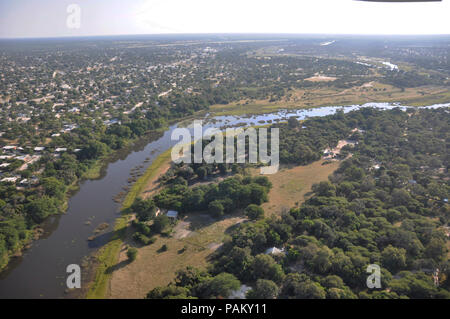 Airshot: Maun-City an der Grenze des Okavango-Delta Fluss in der Central-Kalahri. Stockfoto