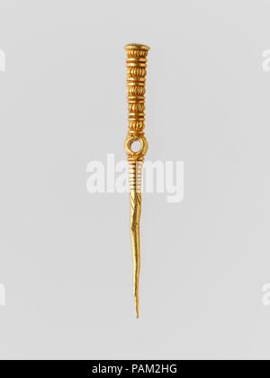 Gold Pin. Kultur: Mycenaean. Abmessungen: Länge 2 5/16 in. (5.9Cm). Datum: Ca. 14. Jahrhundert v. Chr.. Stifte mit einem Loch in der Welle wie diese haben in Syrien und Palästina gefunden worden, und auf Zypern in der Mittleren und Späten Bronzezeit. Museum: Metropolitan Museum of Art, New York, USA. Stockfoto