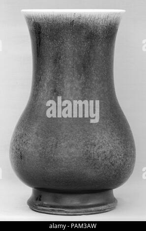 Jar. Kultur: China. Abmessungen: H.13 cm. (34,3 cm). Museum: Metropolitan Museum of Art, New York, USA. Stockfoto