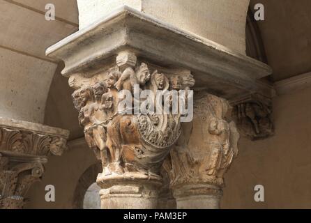 Hauptstadt. Kultur: Französisch. Abmessungen: Insgesamt: 11 3/4 x 10 x 10 in. (29,8 x 25,4 x 25,4 cm). Datum: Ende des 12. Jahrhunderts. Museum: Metropolitan Museum of Art, New York, USA. Stockfoto