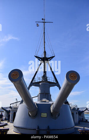 Marina Flisvos, Athen - 2. April 2017: Averof Schlachtschiff und Museum Deck anzeigen Stockfoto