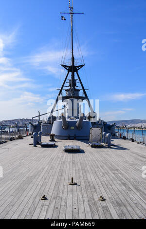 Marina Flisvos, Athen - 2. April 2017: Averof Schlachtschiff und Museum Deck anzeigen Stockfoto