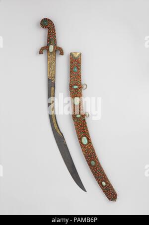 Schwert (Kilij) mit Scheide. Kultur: Türkisch. Abmessungen: L 35 cm. (90,2 cm). Datum: 19. Die Inschriften auf dem Schwert herab Allah, dem Propheten Muhammad, und 'Ali. Die Steine an den Griff und Scheide für das Schwert haben talismanic Bedeutung. Nach Angaben der Wissenschaftler Al-Biruni elften Jahrhundert Manuskript <i> Kitab al-Jamahir</i> (Buch der Edelsteine), Coral geglaubt wurde, Unglück und Türkis den bösen Blick abwehren zu verhindern. Museum: Metropolitan Museum of Art, New York, USA. Stockfoto