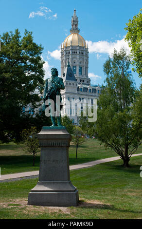 Hartford Connecticut Capitol und Israel Putnam Statue in Busnell Park. Stockfoto