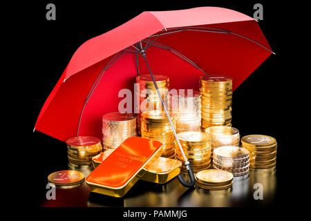 Finanzielle versicherung Konzept. Euro Münzen und Barren unter dem Dach, 3D-Rendering auf schwarzem Hintergrund Stockfoto