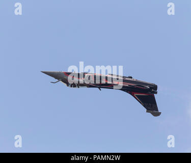Französische Luftwaffe Dassault Rafale C militärische multirole Jet im Jahr 2018 Royal International Ait Tattoo fliegen Stockfoto