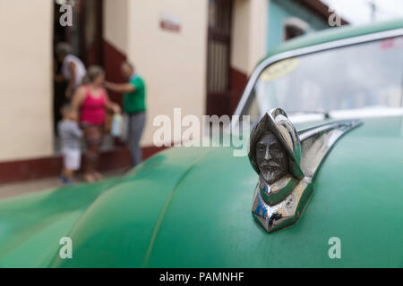Ein Jahrgang 1950 der American De Soto als Taxi in die UNESCO-Weltkulturerbe Stadt Trinidad, Kuba. Stockfoto