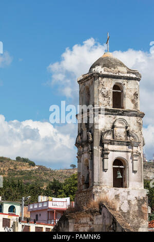 Außenansicht des inzwischen aufgegebenen Iglesia Santa Ana in der UNESCO Weltkulturerbe Stadt Trinidad, Kuba. Stockfoto