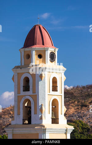 Der Glockenturm der Convento de San Francisco in der UNESCO Weltkulturerbe Stadt Trinidad, Kuba. Stockfoto