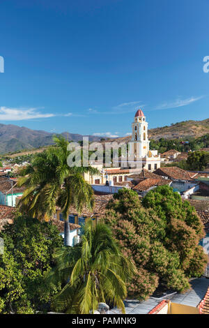 Der Convento de San Francisco und der Plaza Mayor in der UNESCO Weltkulturerbe Stadt Trinidad, Kuba. Stockfoto