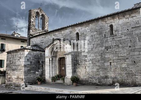 Kirche Santa Maria Assunta in San Quirico d'Orcia. Toskana, Italien Stockfoto
