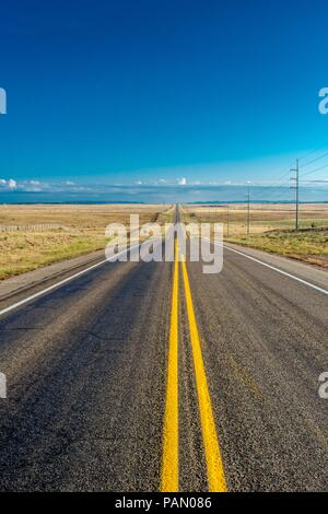 Fahren Sie in nördlicher Richtung auf der US-84 aus Santa Rosa California Stockfoto