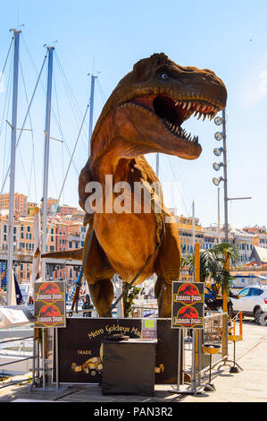 Genua, Italien - 4. Mai 2016: T-Rex aus der Jurassic Park Film, internationale Kino Museum in Genua, Italien. Museum mit Sammlungen über die Population Stockfoto