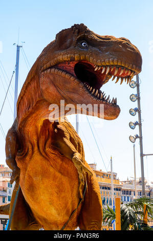 Genua, Italien - 4. Mai 2016: T-Rex aus der Jurassic Park Film, internationale Kino Museum in Genua, Italien. Museum mit Sammlungen über die Population Stockfoto