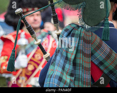 Tomintoul, Schottland - 21 Juli, 2018: Leitung Bandsat die Highland Games im Tomintoul, Schottland. Stockfoto