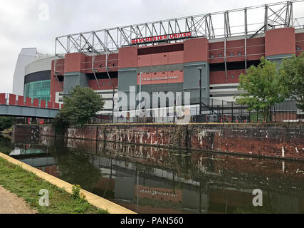 Manchester United Football Club, MUFC, Alex Ferguson stehen, vom Canal, Stretford, Manchester, North West England, Großbritannien Stockfoto