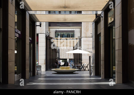 Das Innere von Beirut Souks Shopping Mall in Downtown Beirut Central District, Libanon Stockfoto