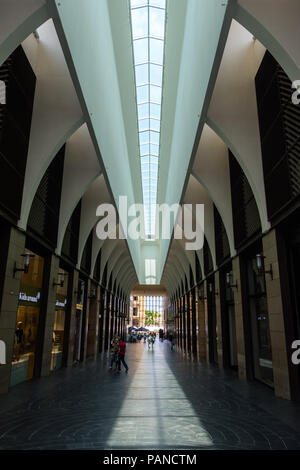 Das Innere von Beirut Souks Shopping Mall in Downtown Beirut Central District, Libanon Stockfoto