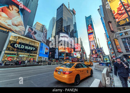 Times Square, Midtown, Manhattan, New York City, New York, USA, 02 Januar, 2018 Foto © Fabio Mazzarella/Sintesi/Alamy Stock Foto Stockfoto
