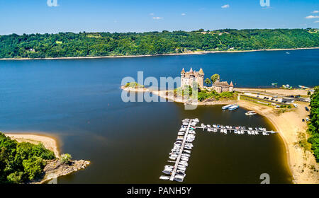 Das Chateau de Val, eine mittelalterliche Burg auf einem Ufer der Dordogne in Frankreich Stockfoto