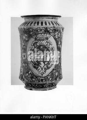 Apothecary jar (albarello). Kultur: Italienisch. Abmessungen: Höhe: 13in. (33 cm). Datum: 17. Museum: Metropolitan Museum of Art, New York, USA. Stockfoto