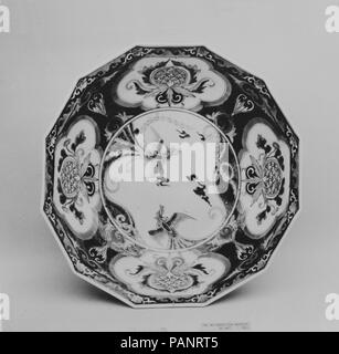 Schüssel. Kultur: Japan. Abmessungen: H. 2 1/2 in. (6,4 cm); Durchm. 9 1/4 in. (23,5 cm). Datum: 1780. Museum: Metropolitan Museum of Art, New York, USA. Stockfoto