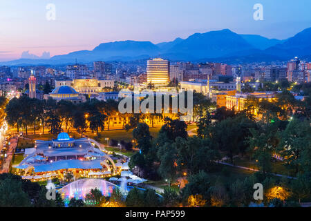 Albanien, Tirana, Cafe Taiwan im Rinia Park Stockfoto