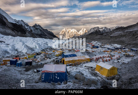 Nepal, Solo Khumbu, Everest, Sagamartha National Park, Zelte im Basislager Stockfoto