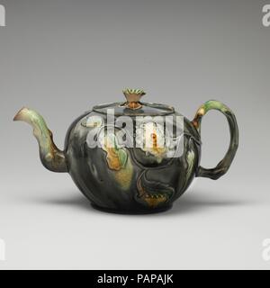 Teekanne. Kultur: British, Staffordshire. Abmessungen: Höhe: 4. (10,2 cm). Hersteller: Art des Whieldon Typ. Datum: Ca. 1750-55. Museum: Metropolitan Museum of Art, New York, USA. Stockfoto