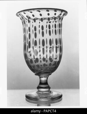 Vase. Kultur: American. Abmessungen: H.7 7/8 in. (20 cm). Datum: 1860-80. Museum: Metropolitan Museum of Art, New York, USA. Stockfoto