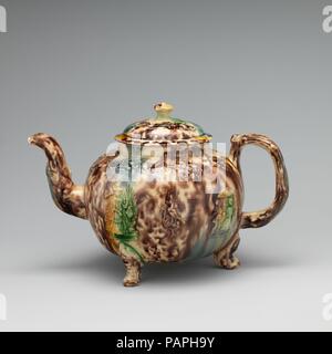 Teekanne. Kultur: British, Staffordshire. Abmessungen: Höhe: 4 cm. (10,5 cm). Hersteller: Art des Whieldon Typ. Datum: Ca. 1760. Museum: Metropolitan Museum of Art, New York, USA. Stockfoto