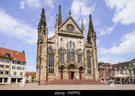 Mulhouse Kathedrale vom Marktplatz in Mulhouse, Elsass, Frankreich. Stockfoto