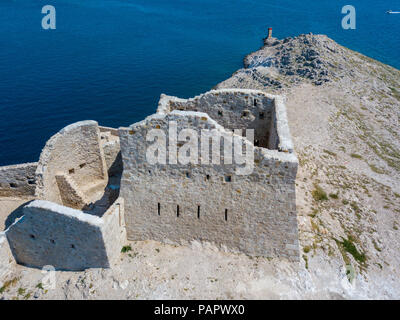 Luftaufnahme von den Ruinen der alten Festung Fortica auf der Insel Pag, Kroatien Stockfoto