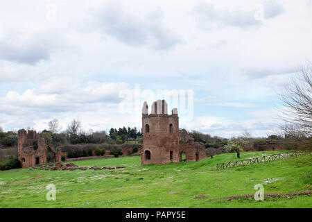 Ruinen von Circo di Massenzio in der Via Apia Antica bei Roma - Italien Stockfoto