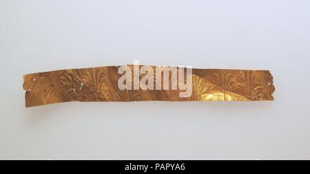 Stirnband von Blattgold. Abmessungen: Andere: 11/16 x 4 1/2 in. (1,7 × 11,5 cm). Museum: Metropolitan Museum of Art, New York, USA. Stockfoto