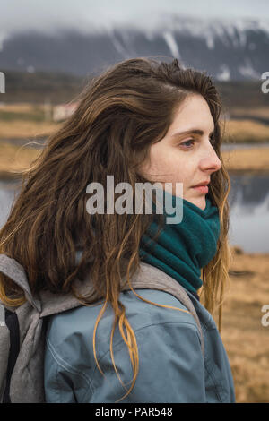 Island, Porträt der jungen Frau Stockfoto