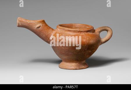 Terrakotta - spouted Kanne. Kultur: Minoan. Abmessungen: H.5. (12,7 cm). Datum: Ca. 2600-2400 v. Chr.. Seite mit einem Griff beaked. Museum: Metropolitan Museum of Art, New York, USA. Stockfoto