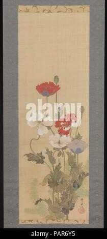 Mohn. Artist: Suzuki Kiitsu (Japanisch, 1796-1858). Kultur: Japan. Abmessungen: Bild: 38 9/16 x 13 1/8 in. (98 x 33,3 cm) Insgesamt mit den Knöpfen: 40 13/16 x 21 in. (103,7 x 53,3 cm) Insgesamt mit Montage: 40 13/16 x 18 11/16 in. (103,7 x 47,5 cm). Datum: Mitte des 19. Jahrhunderts. Nicht alle Blumen konnte in den bunten Gärten von Rinpa Künstler durch die Jahrhunderte kultiviert. Noch Mohn (keshi) muss eindeutig einen Favoriten wurden ihrer Kunden, für Beispiele Überleben von jeder Generation von der Schule. Früher, Künstler der Sotatsu studio, wie Kitagawa Sosetsu (aktive Mitte des 17. Jahrhunderts), wie Stockfoto