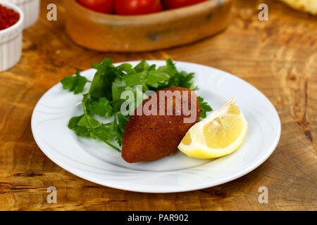 Kibbeh, gefüllte Frikadellen Essen, Falafel, İcli Köfte, Quibe Stockfoto