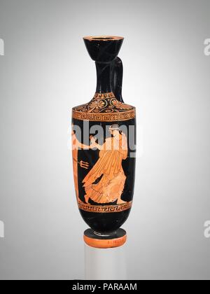 Terrakotta lekythos (Öl Flasche). Kultur: Griechisch, Dachboden. Abmessungen: H. 13 9/16 in. (34,4 cm), Durchmesser 4 cm. (10,5 cm). Datum: Ca. 460-450 v. Chr.. Poseidon verfolgt Frau Poseidon's Identität ist durch seine sehr sachlich Trident, die das Zentrum der Vase belegt. Die schwere seiner Verfolgung wird durch die Art und Weise, in der seine Hand das Handgelenk des Frau begreift. Das ist ein traditionelles Geste der Besitz, und wieder, es gegeben ist, die in der Komposition. Museum: Metropolitan Museum of Art, New York, USA. Stockfoto