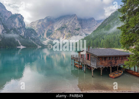 Italien, Südtirol, Dolomiten, Lago di Braies, Naturpark Fanes-Sennes-Prags Stockfoto