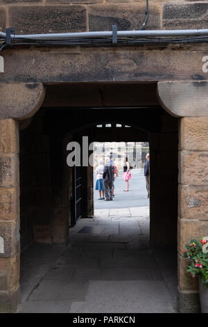 Detail Bilder von der Außenseite der historischen Gebäude von Lancaster Castle in der Stadt Lancaster, Großbritannien Stockfoto