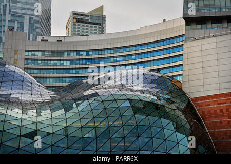 Warschau, Polen - 27. Juni 2018. Gebäude Architektur schließen nach oben und der oberen Touristen Attraktion in Warschau, Hauptstadt Polens Stockfoto