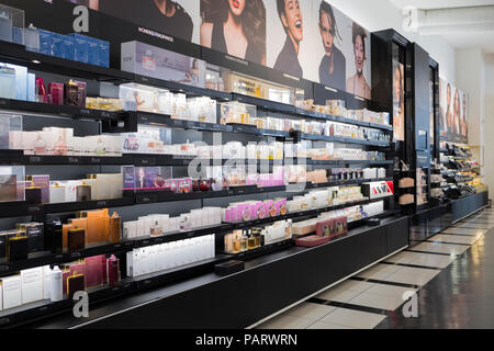 In der Sephora luxus Kosmetik Store auf dem Hollywood Boulevard, Los Angeles, LA, Kalifornien, USA Stockfoto