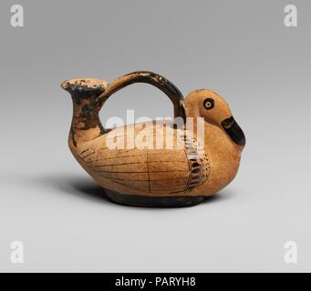 Terrakotta askos in Form einer Ente. Kultur: Griechisch, Dachboden. Abmessungen: H. 3 1/16-in. (7,8 cm). Datum: Ende 5.Jh. v. Chr.. Askos in Form einer Ente. Museum: Metropolitan Museum of Art, New York, USA. Stockfoto